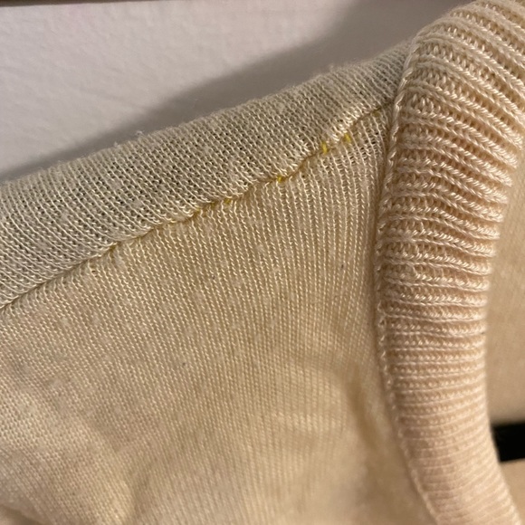 🎉5/$30 - Vintage yellow v-neck sweater - Picture 5 of 5